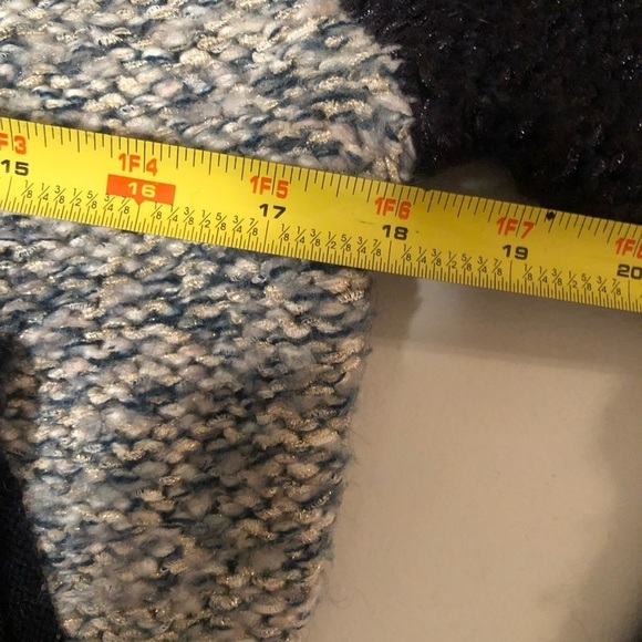 GAP medium Navy zip front cardigan with metallic threading  pockets - Picture 8 of 11